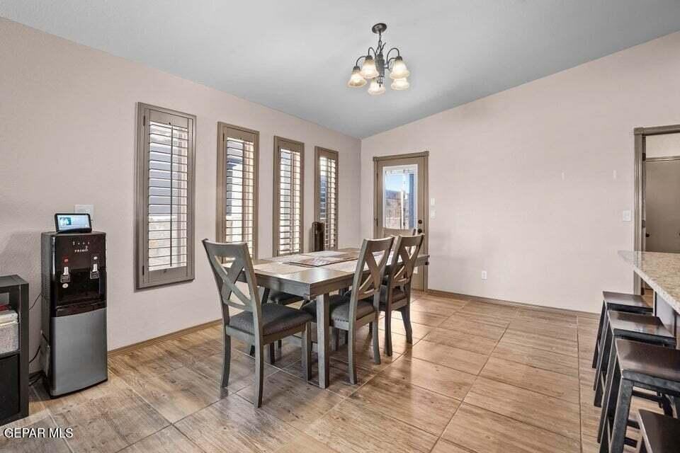 1917 Tim Foster St - Photo 5 of 23