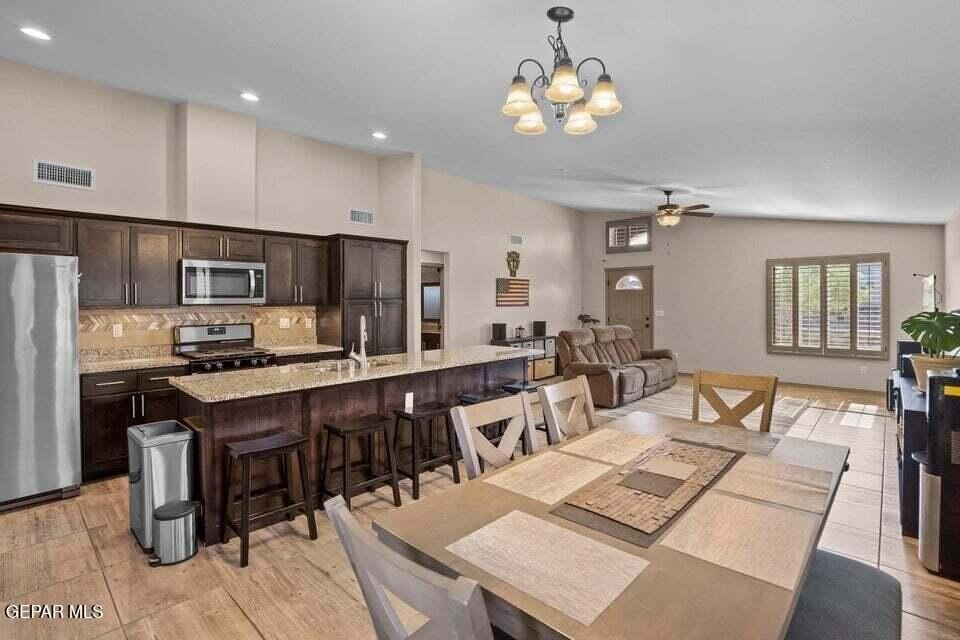 1917 Tim Foster St - Photo 6 of 23