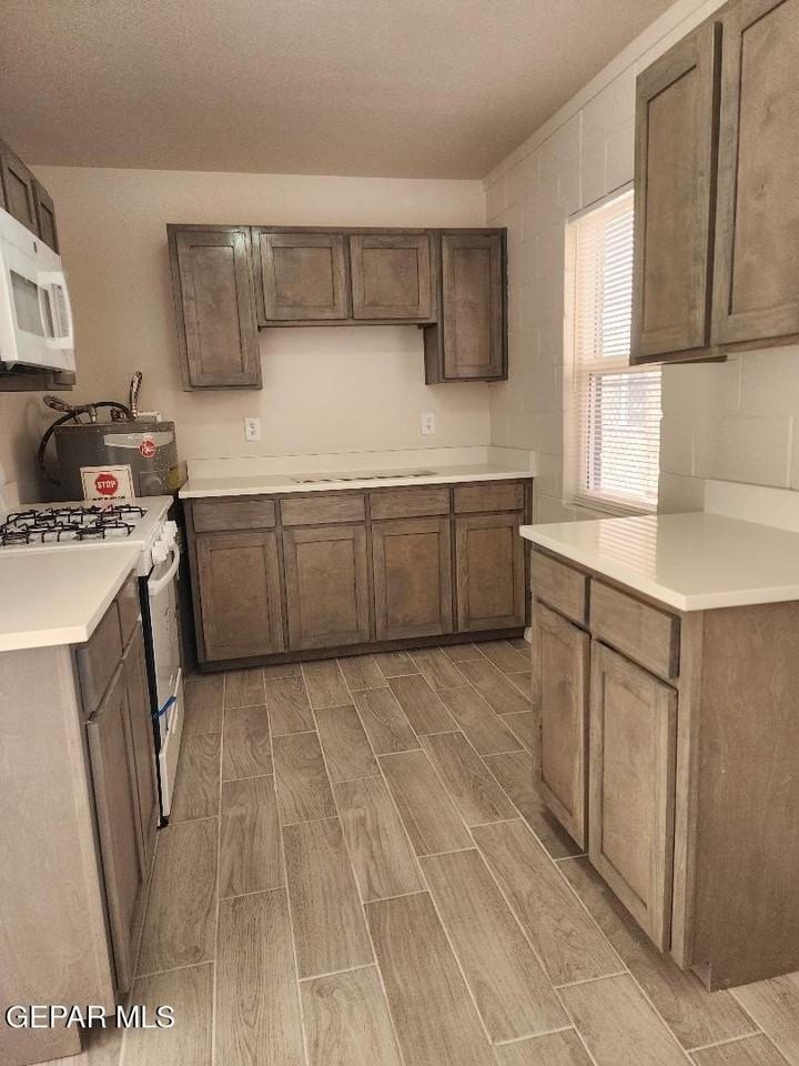 7837 West Dr Apt 3 - Photo 3 of 6