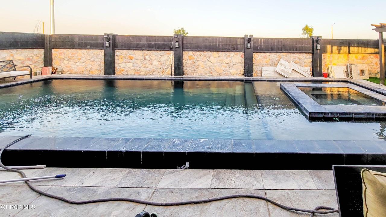 3008 Bob Beamon St - Photo 2 of 8