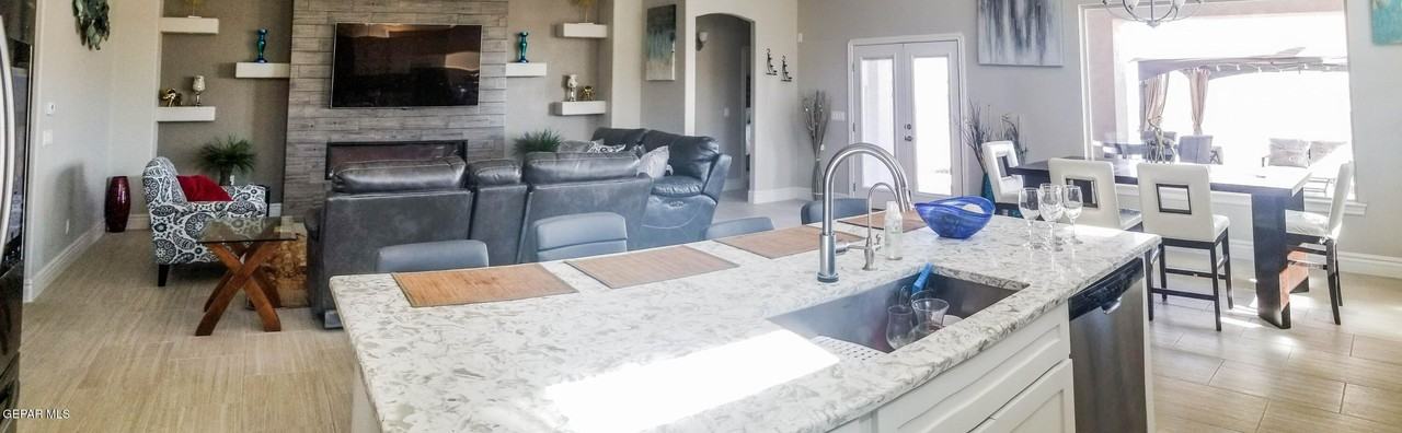 3008 Bob Beamon St - Photo 6 of 8