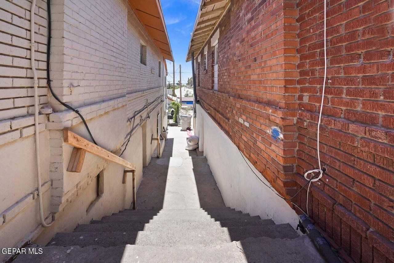 2318 Federal Ave Unit B - Photo 2 of 15