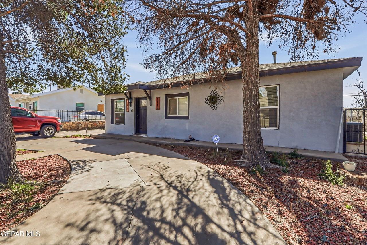 7740 Phoenix Ave - Photo 3 of 44