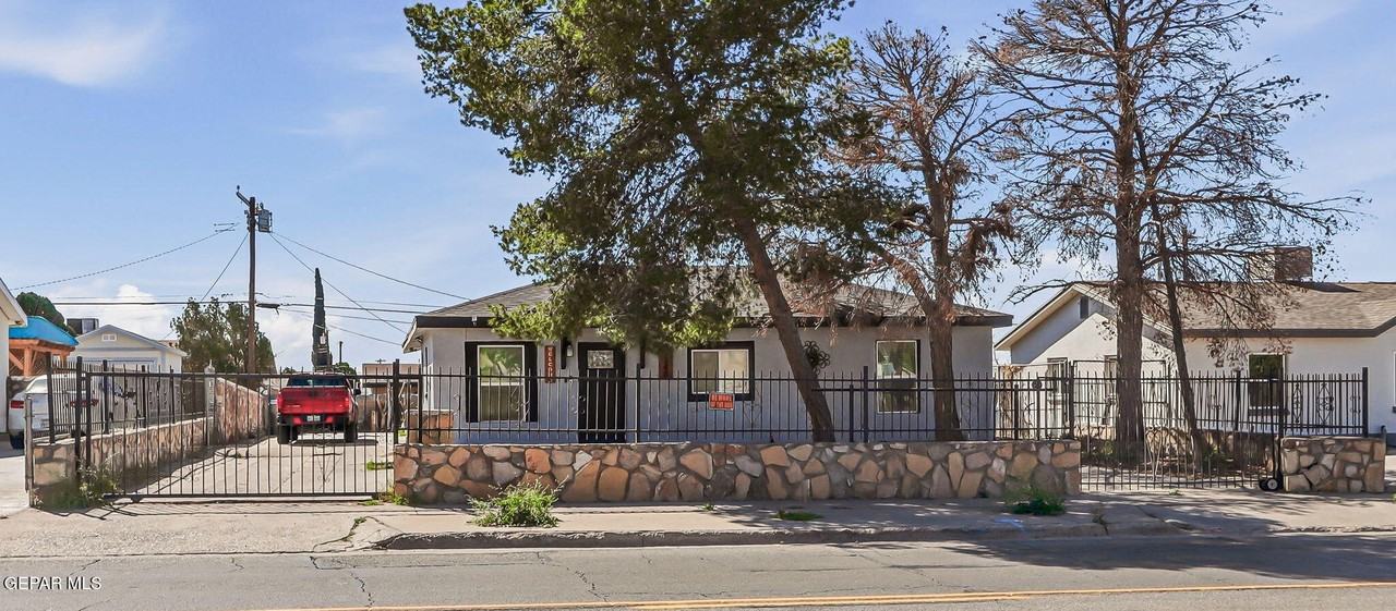 7740 Phoenix Ave - Photo 4 of 44