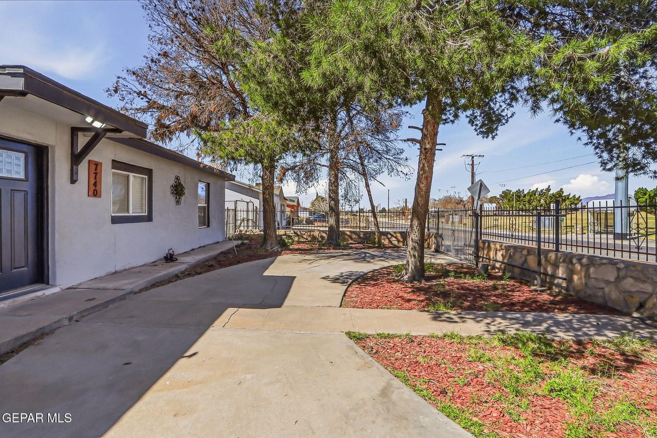 7740 Phoenix Ave - Photo 5 of 44