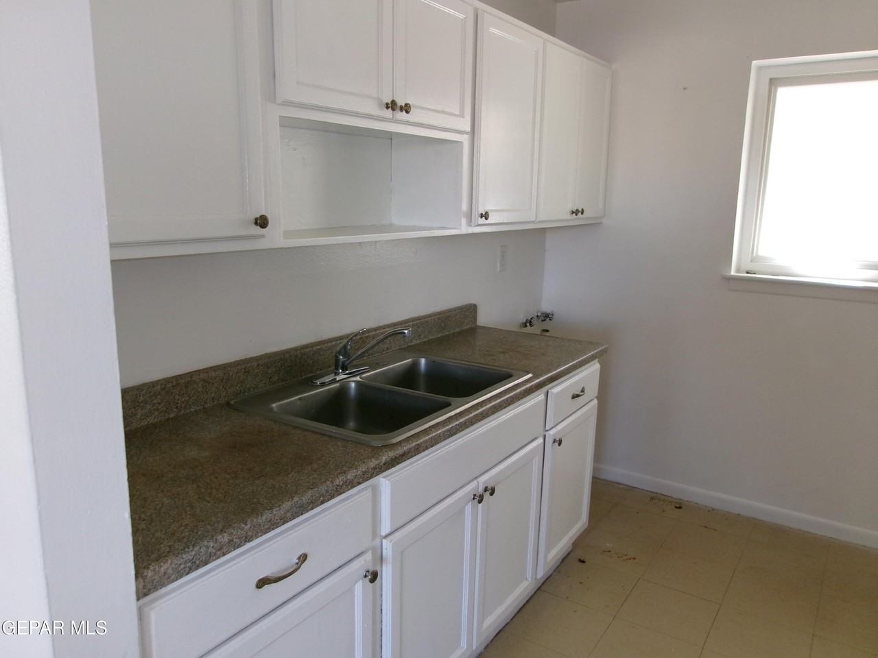 2419 Silver Ave - Photo 3 of 7