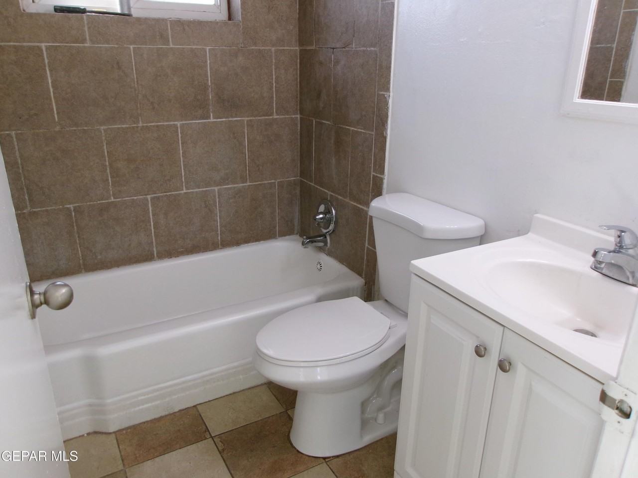 2419 Silver Ave - Photo 6 of 7