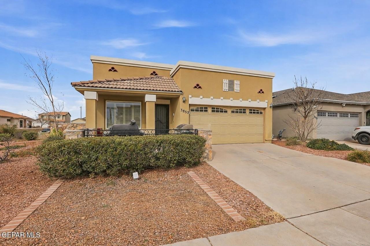 3853 Loma Brisa Dr - Photo 2 of 32