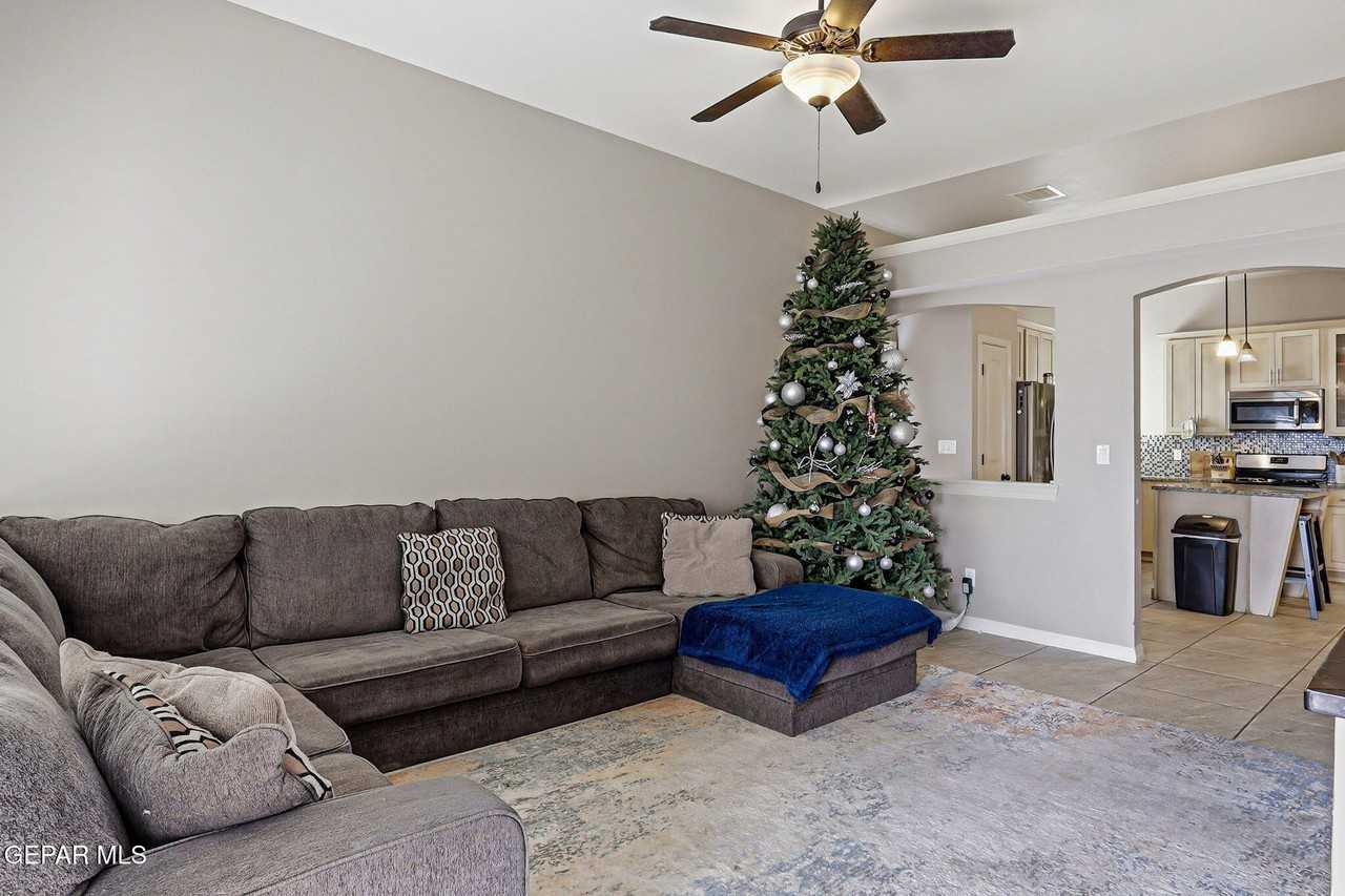 3853 Loma Brisa Dr - Photo 5 of 32