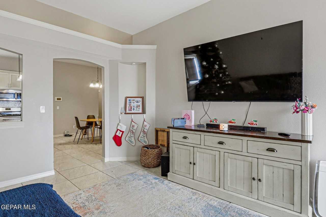 3853 Loma Brisa Dr - Photo 6 of 32