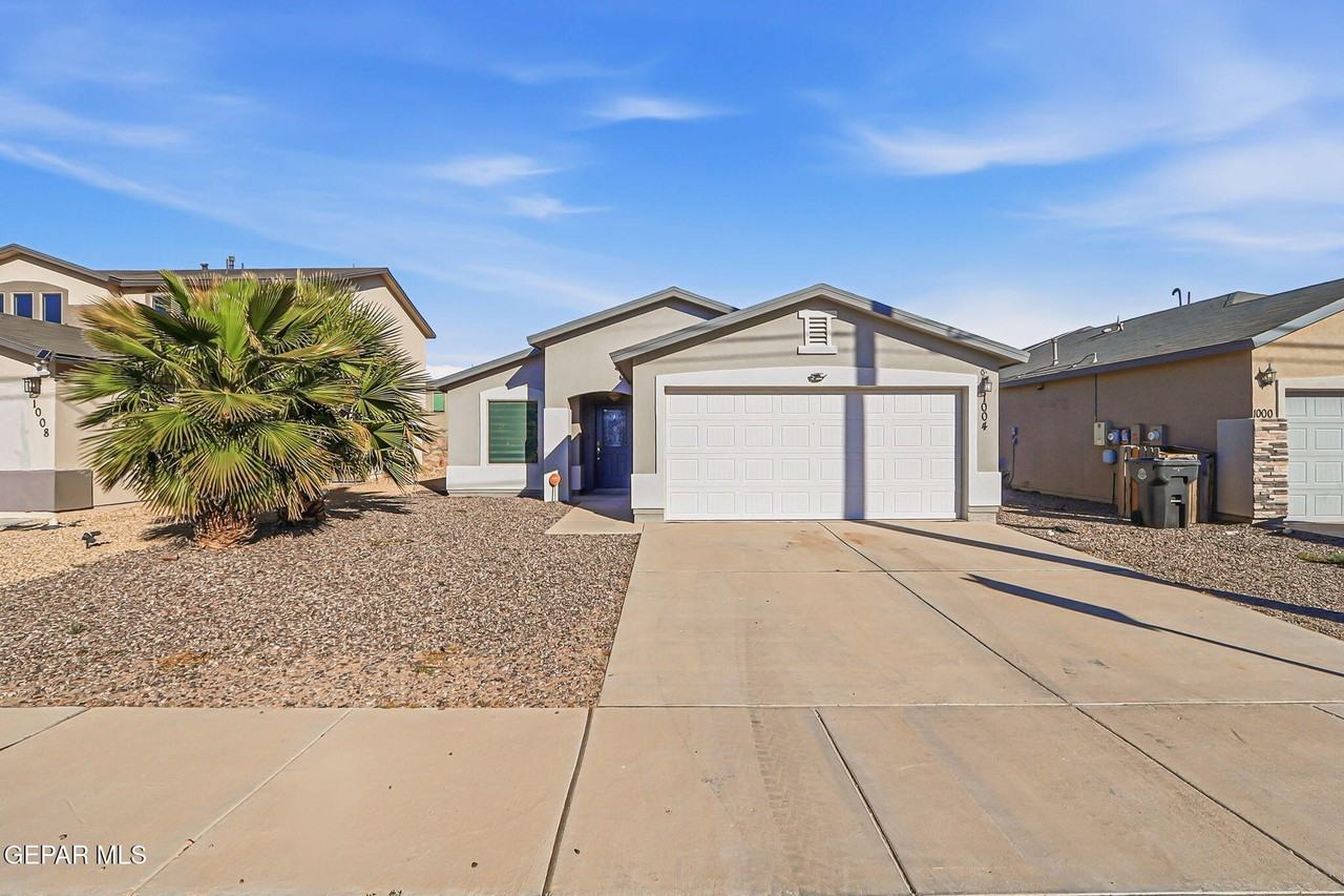 1004 Aircoupe Way - Photo 3 of 32