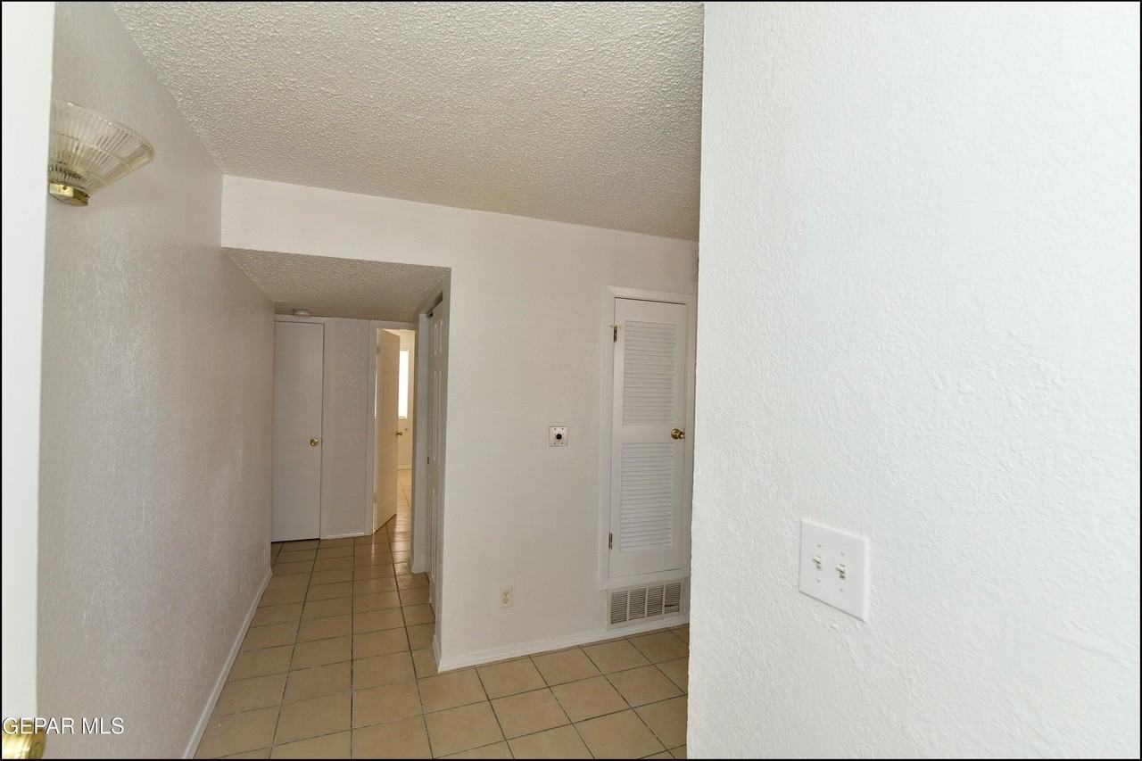 8933 Kenneth St Unit B - Photo 6 of 35