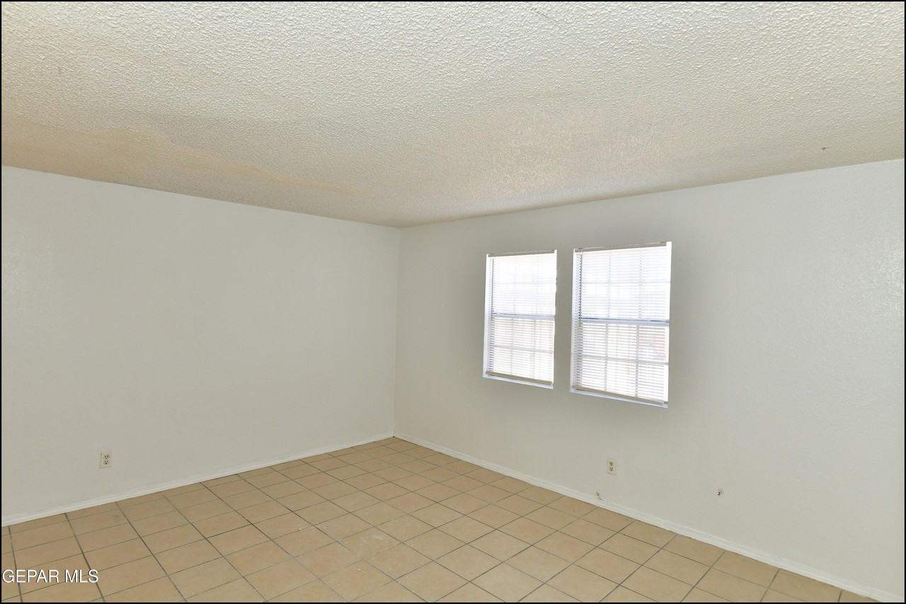 8933 Kenneth St Unit B - Photo 7 of 35