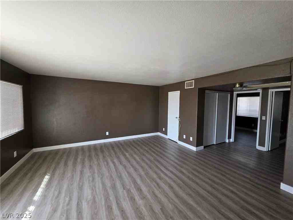 5165 Glendale Ave #B - Photo 6 of 41