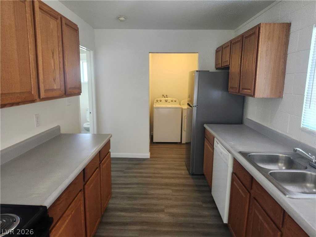 2700 Basswood Ave #NA - Photo 3 of 23