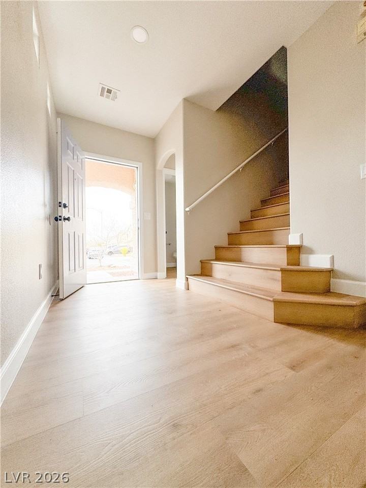 9137 Adamshurst Ave - Photo 5 of 35