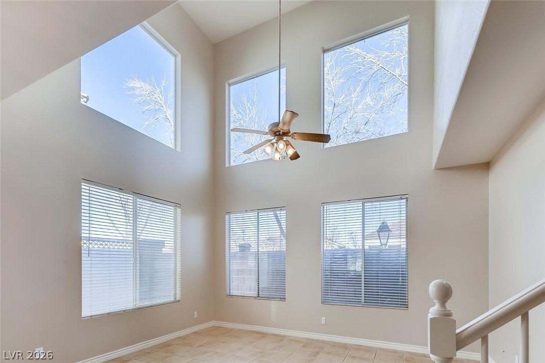 8318 Hampshire Bay St - Photo 5 of 28