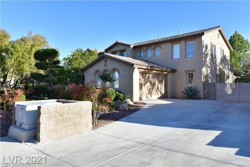 385 Glenridding St - Photo 3 of 32