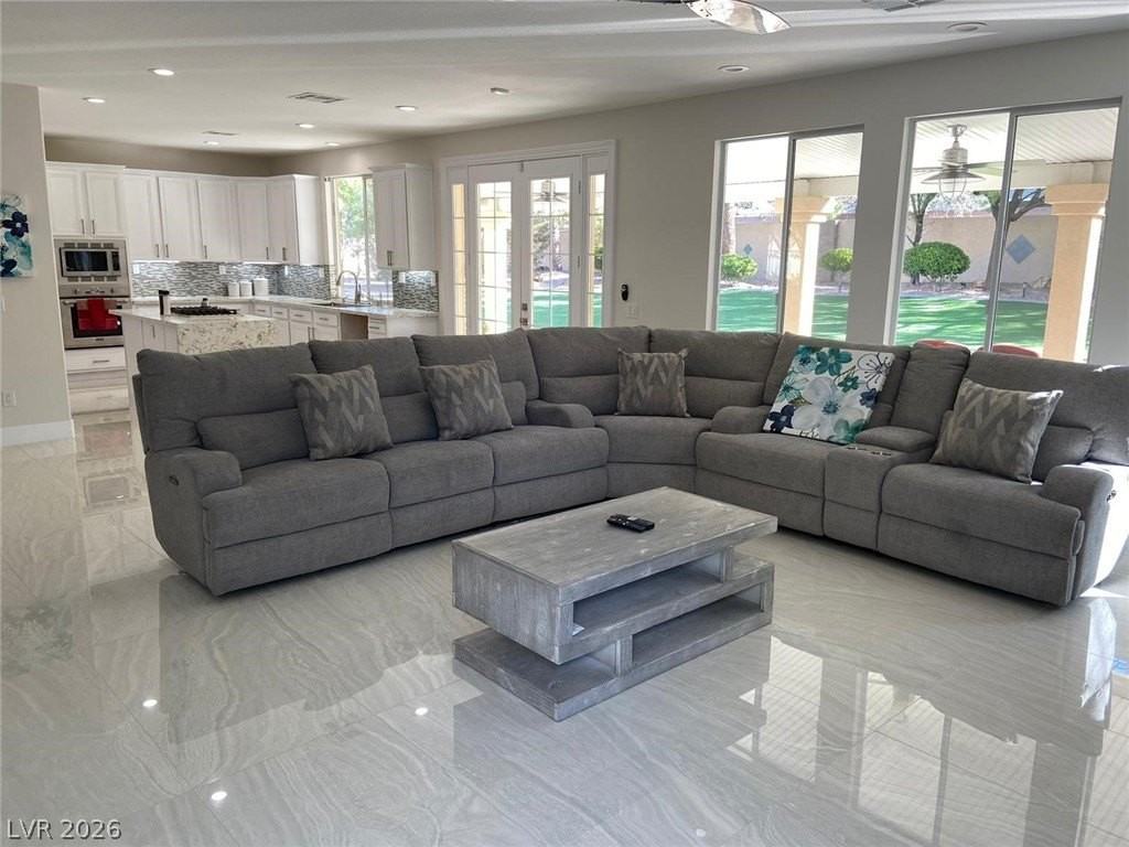 385 Glenridding St - Photo 6 of 32