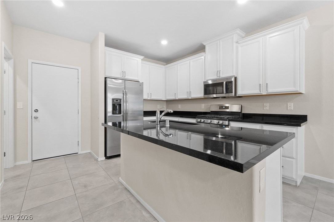 6243 Milford Sound St - Photo 5 of 33