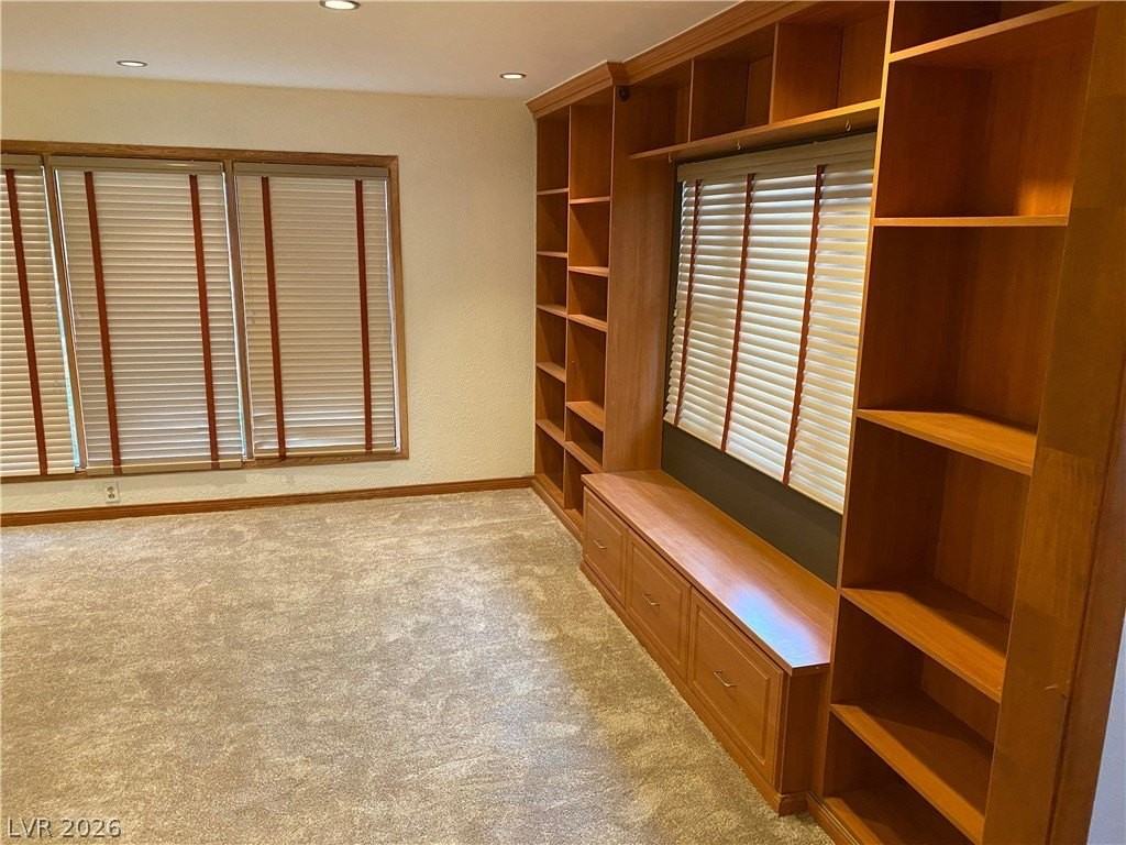 2901 Burton Ave - Photo 4 of 28