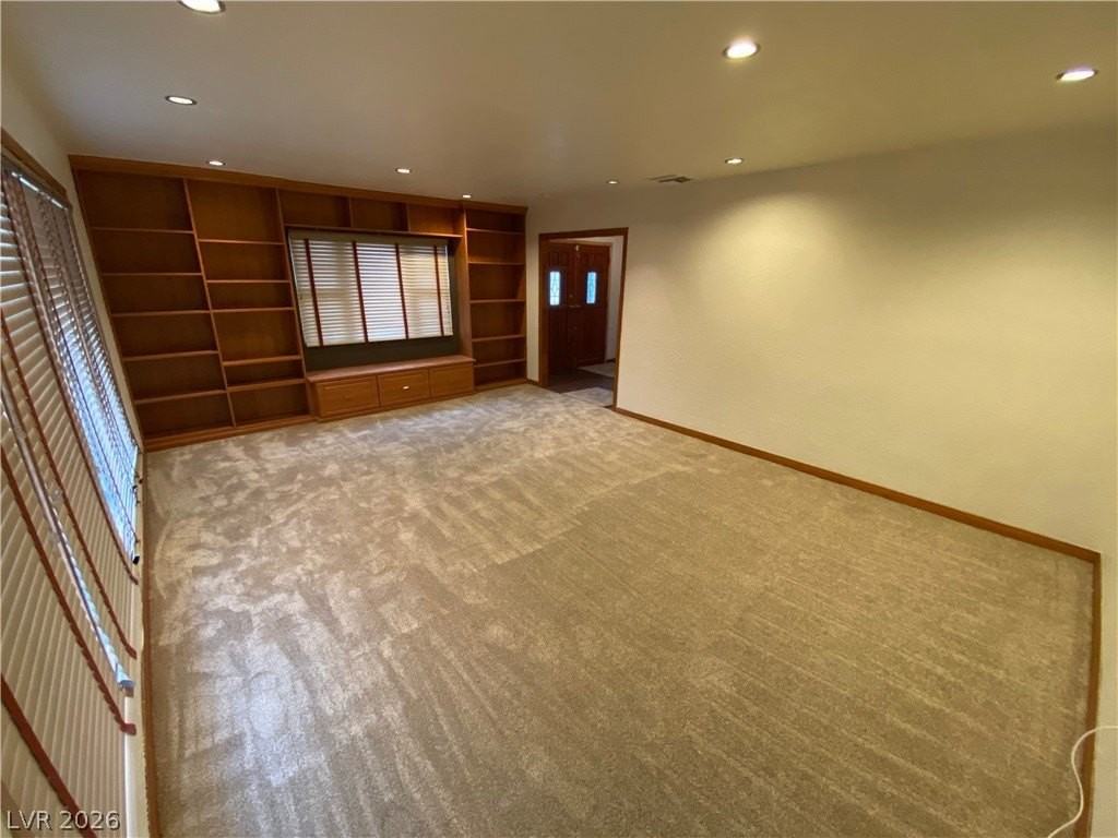 2901 Burton Ave - Photo 6 of 28