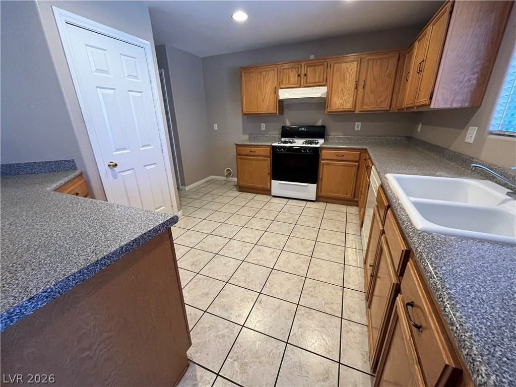 5532 Madigan Ct - Photo 3 of 12