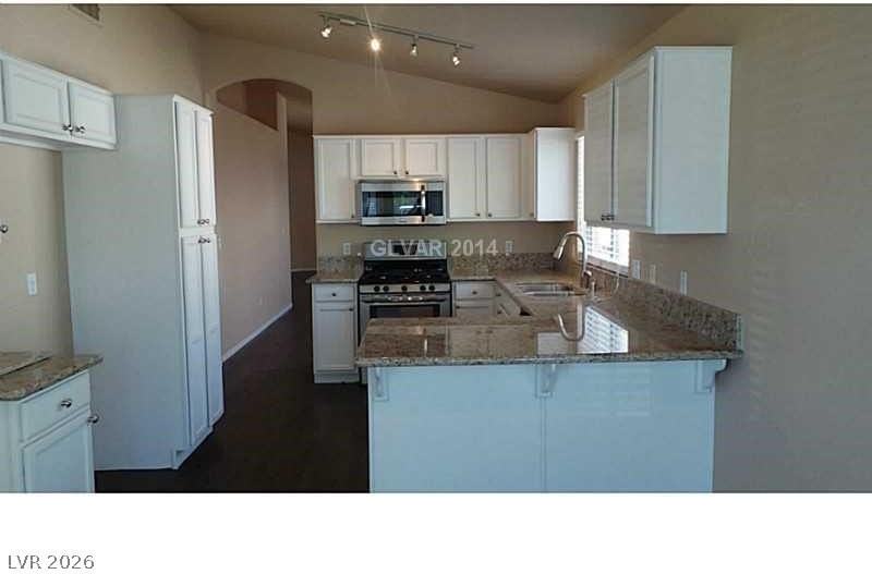 10534 Penns Creek Ct - Photo 3 of 12