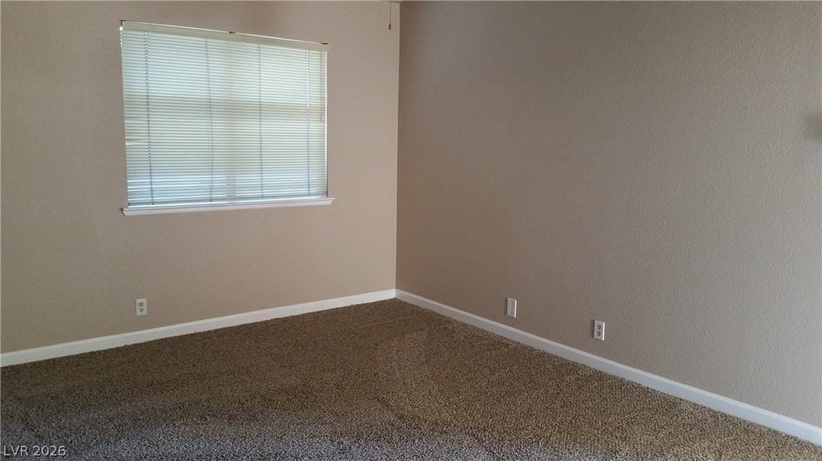 1745 Mount Hood St #NA - Photo 4 of 22