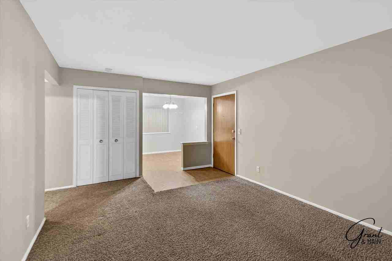 8180 Crestview Dr - Photo 2 of 14