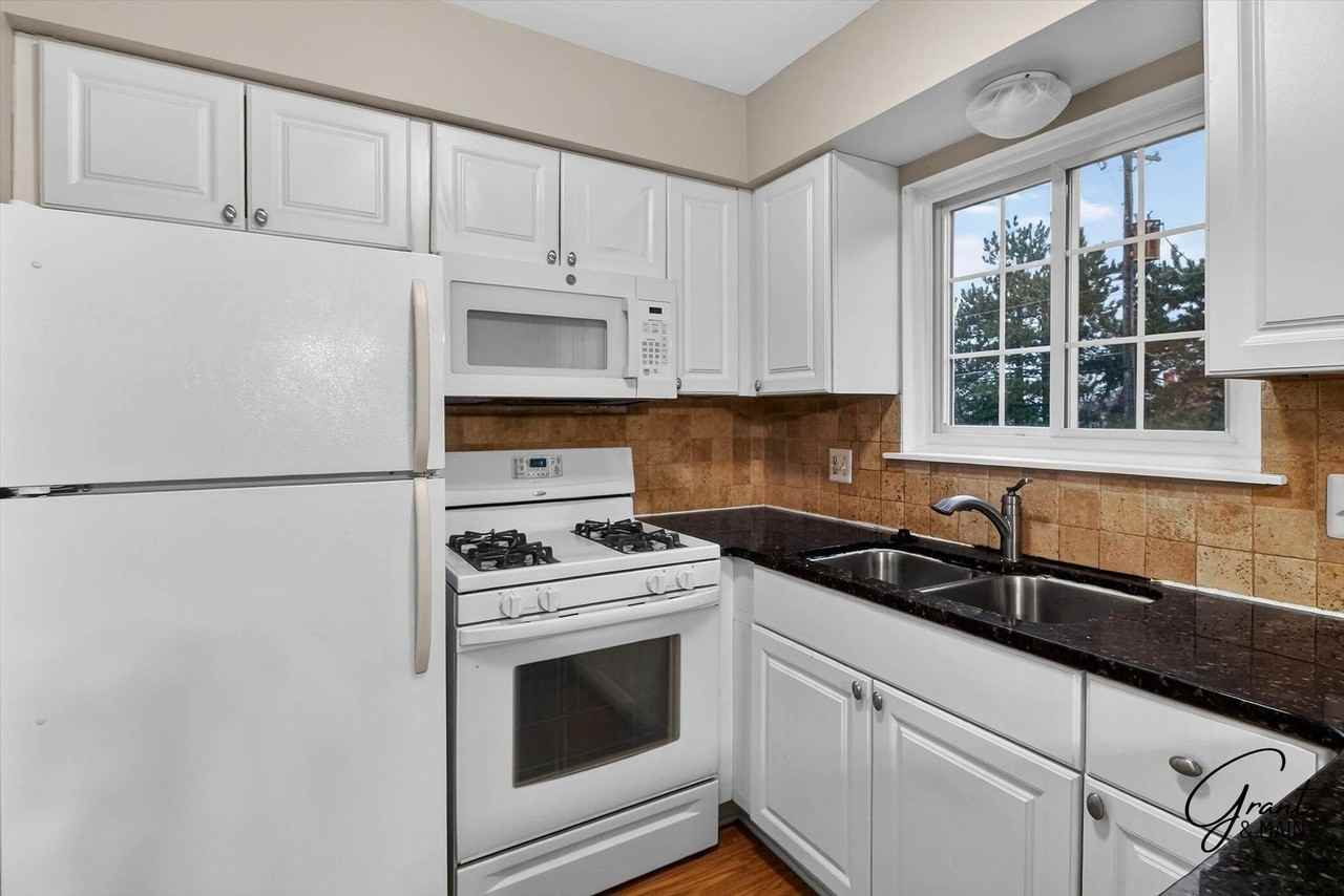 8180 Crestview Dr - Photo 7 of 14