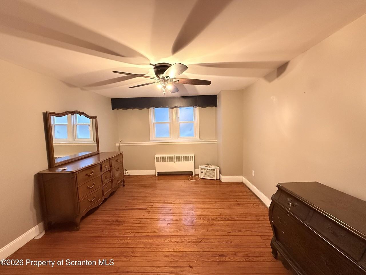 324 Crown Ave - Photo 6 of 8