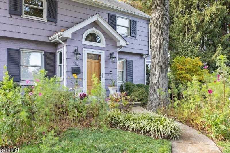 460 Grove St - Photo 4 of 31