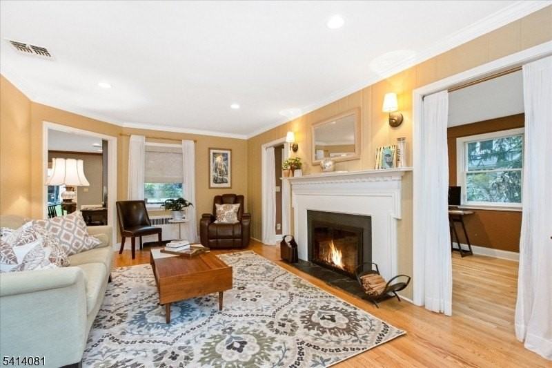 460 Grove St - Photo 6 of 31