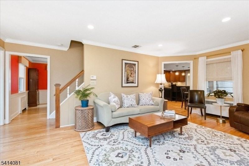 460 Grove St - Photo 7 of 31