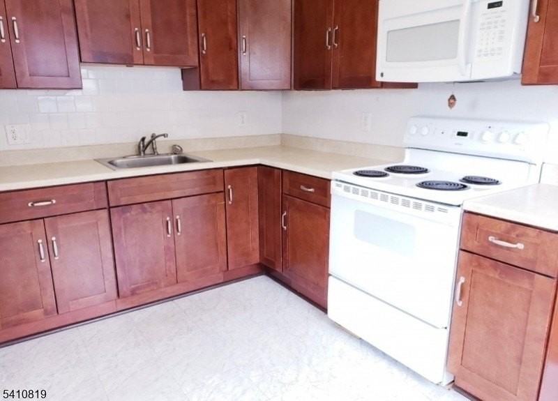 821 Bloomfield Ave #2 - Photo 2 of 9