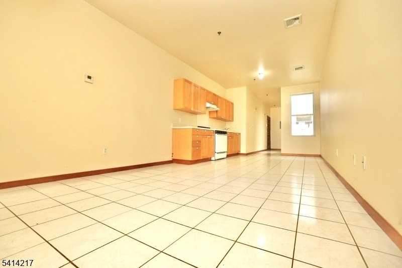 138-140 Fleming Ave Unit 3c #3C - Photo 3 of 11