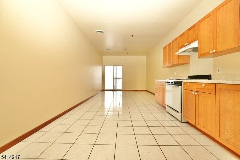 138-140 Fleming Ave Unit 3c #3C - Photo 4 of 11