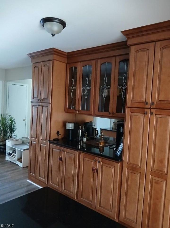 391 Mohegan Cir - Photo 5 of 14