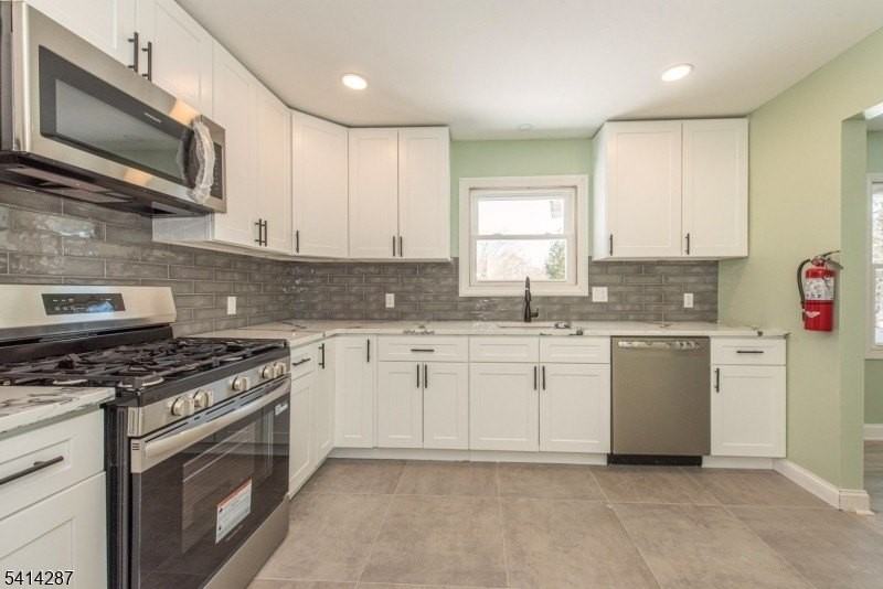 10 Cardinal Ln - Photo 4 of 18