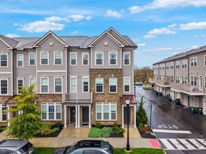 105 Robeson St - Photo 3 of 48