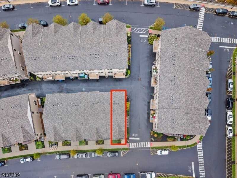 105 Robeson St - Photo 4 of 48