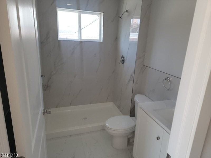 118 Shephard Ave - Photo 4 of 15