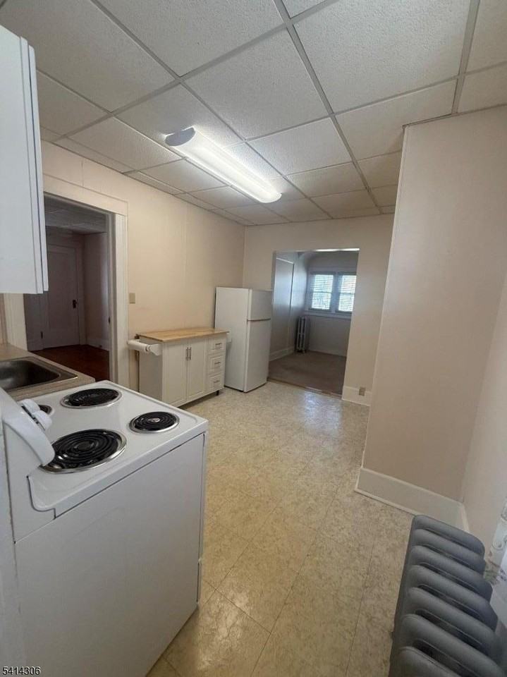 290 Claremont Ave - Photo 4 of 7