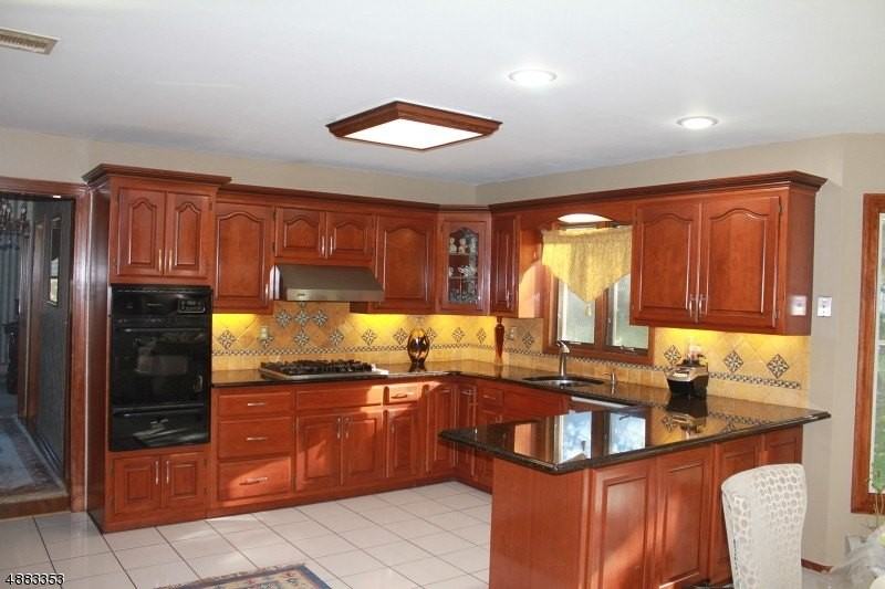 5 New Castle Ct - Photo 2 of 7