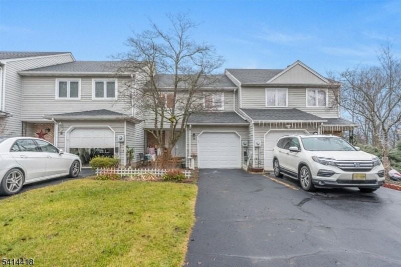 34 Stockton Ct - Photo 2 of 23