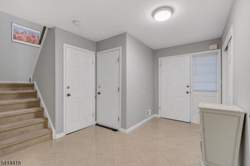 34 Stockton Ct - Photo 3 of 23