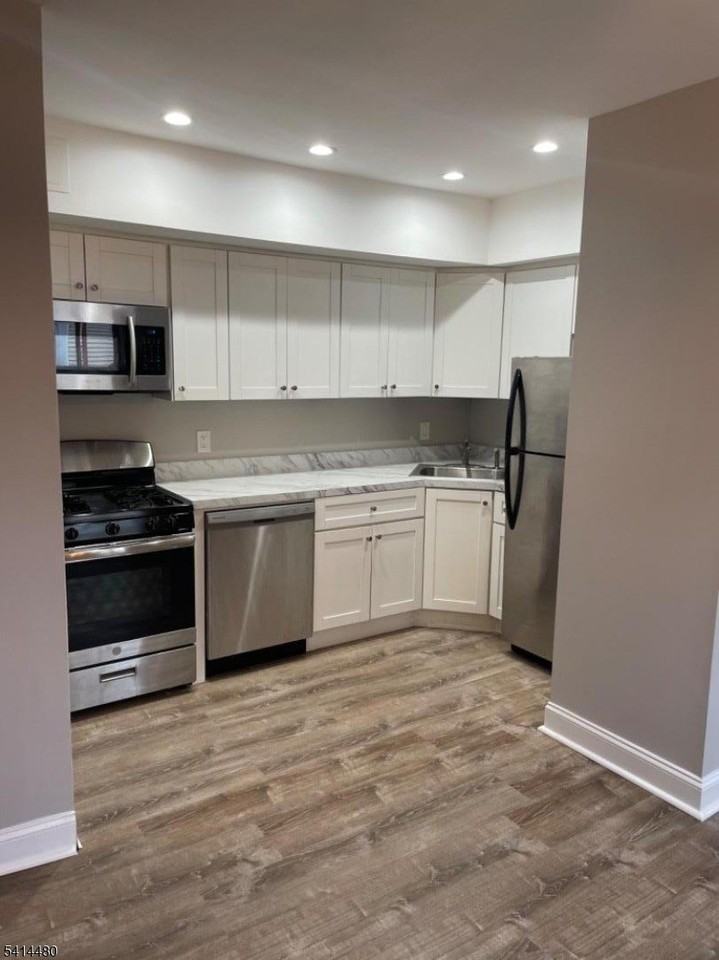 64 Maple Ave #2A - Photo 3 of 9