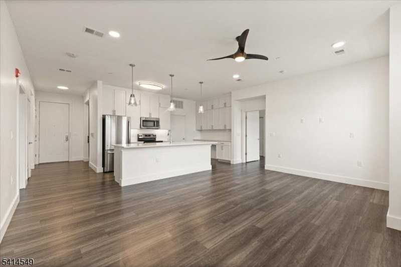 450 Springfield Ave #203 - Photo 5 of 26