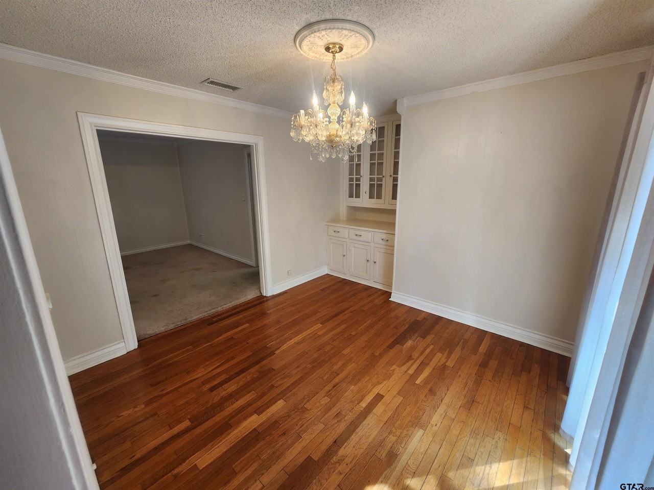 608 W 3rd St Apt B - Photo 7 of 21